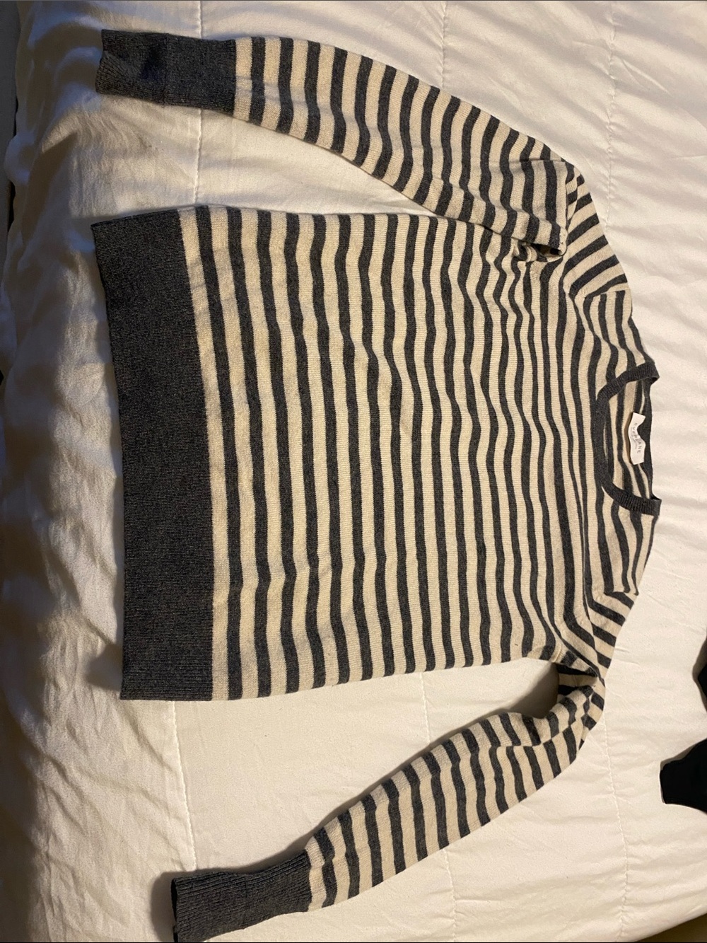 Everlane Cashmere Crew Neck Sweater